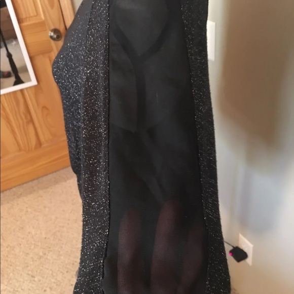 By & By Cold Shoulder Top - Picture 3 of 4